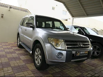 Mitsubishi  Pajero  2011  Automatic  200,000 Km  6 Cylinder  Four Wheel Drive (4WD)  SUV  Silver