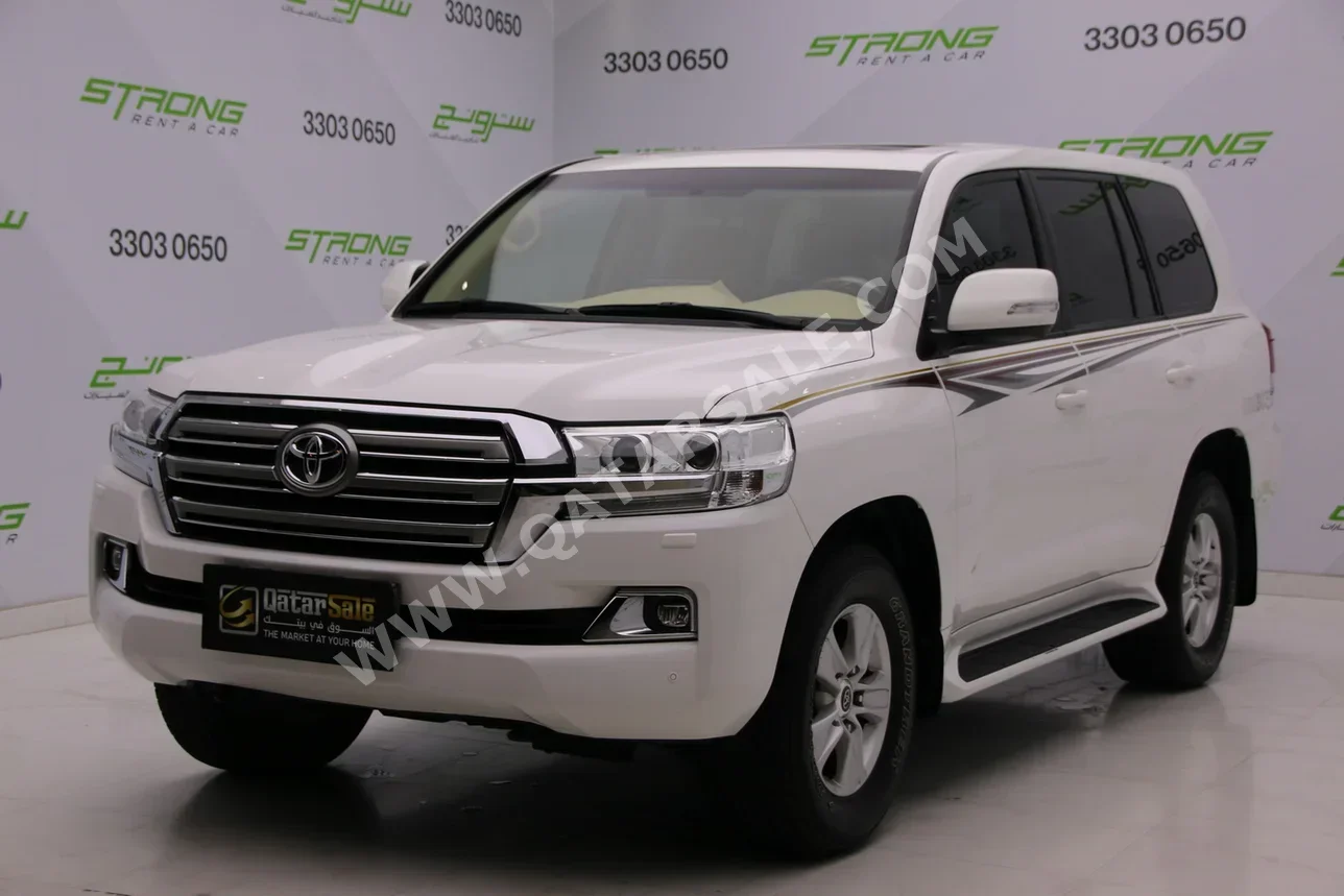 Toyota  Land Cruiser  GXR  2018  Automatic  264,000 Km  6 Cylinder  Four Wheel Drive (4WD)  SUV  White