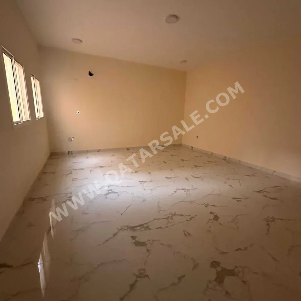 Family Residential  - Not Furnished  - Al Rayyan  - Ain Khaled  - 7 Bedrooms