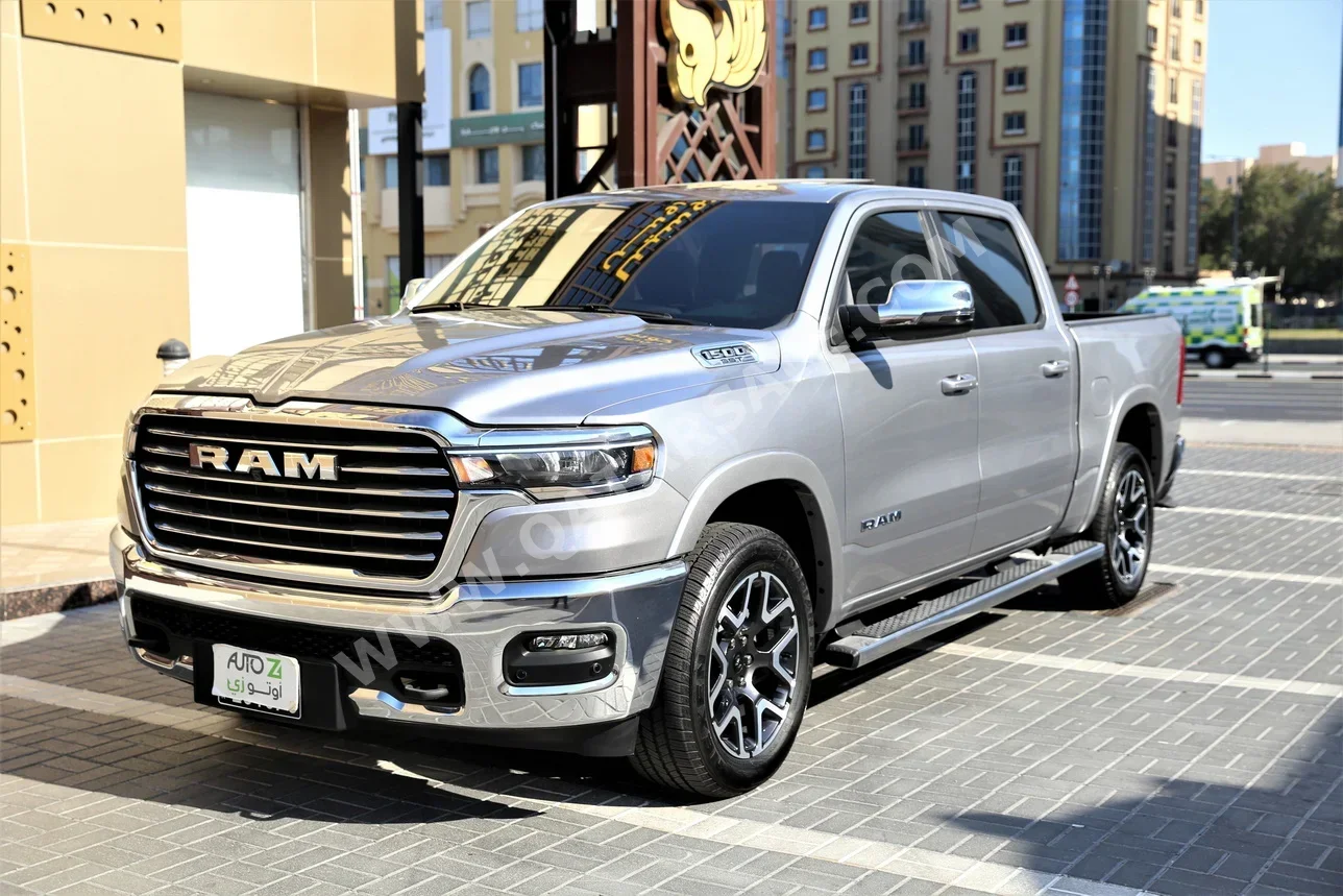 Dodge  Ram  1500 Laramie  2025  Automatic  0 Km  6 Cylinder  Four Wheel Drive (4WD)  Pick Up  Gray  With Warranty