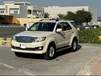 Toyota  Fortuner  SR5  2015  Automatic  210,000 Km  4 Cylinder  Four Wheel Drive (4WD)  SUV  White