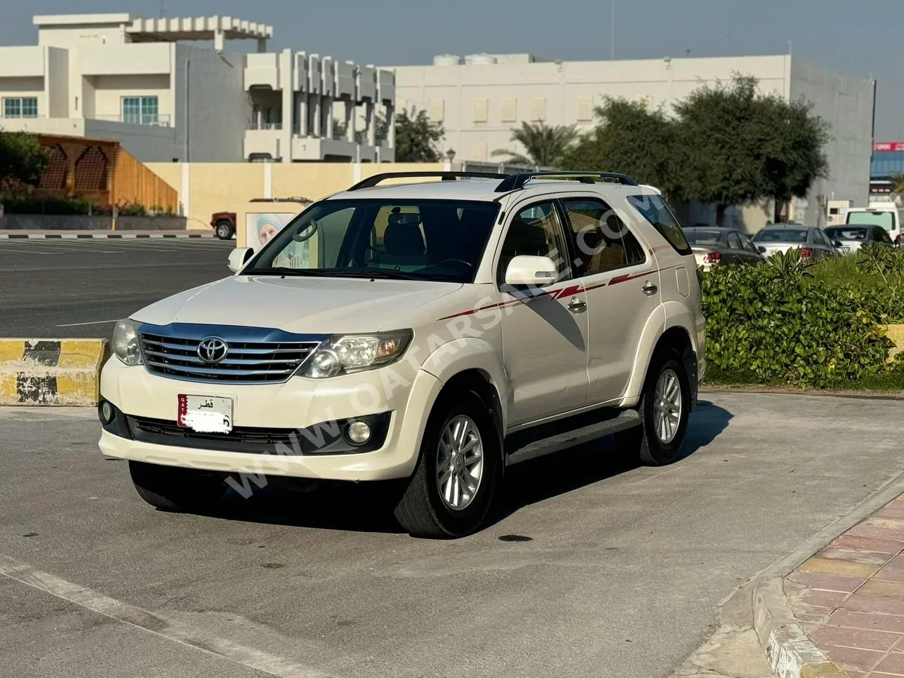 Toyota  Fortuner  SR5  2015  Automatic  210,000 Km  4 Cylinder  Four Wheel Drive (4WD)  SUV  White