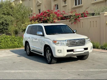 Toyota  Land Cruiser  VXR  2015  Automatic  270,000 Km  8 Cylinder  Four Wheel Drive (4WD)  SUV  White