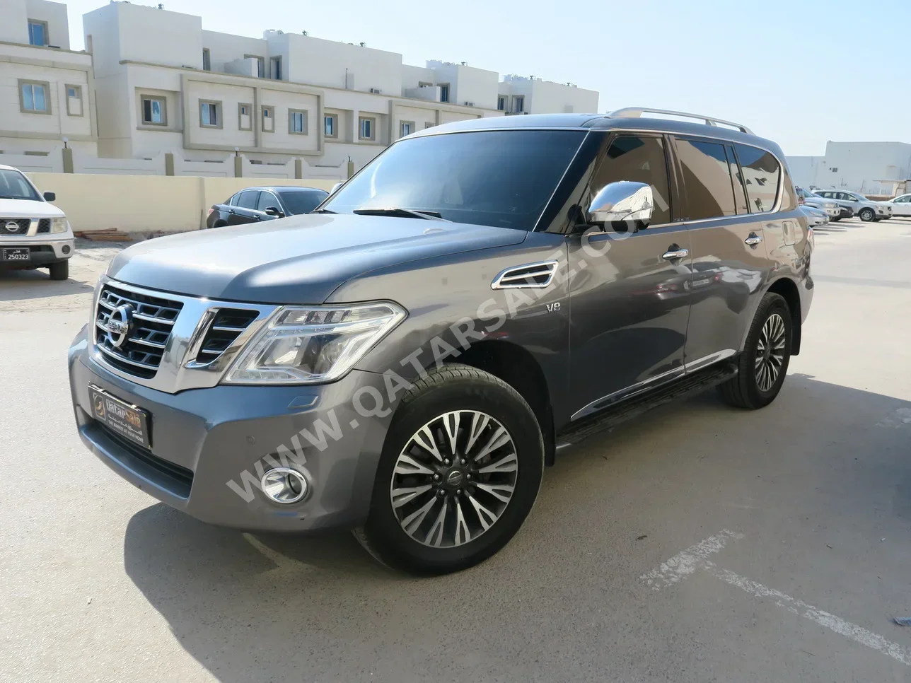 Nissan  Patrol  Platinum  2016  Automatic  227,000 Km  8 Cylinder  Four Wheel Drive (4WD)  SUV  Gray