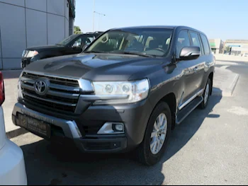 Toyota  Land Cruiser  GXR  2019  Automatic  92,000 Km  8 Cylinder  Four Wheel Drive (4WD)  SUV  Gray