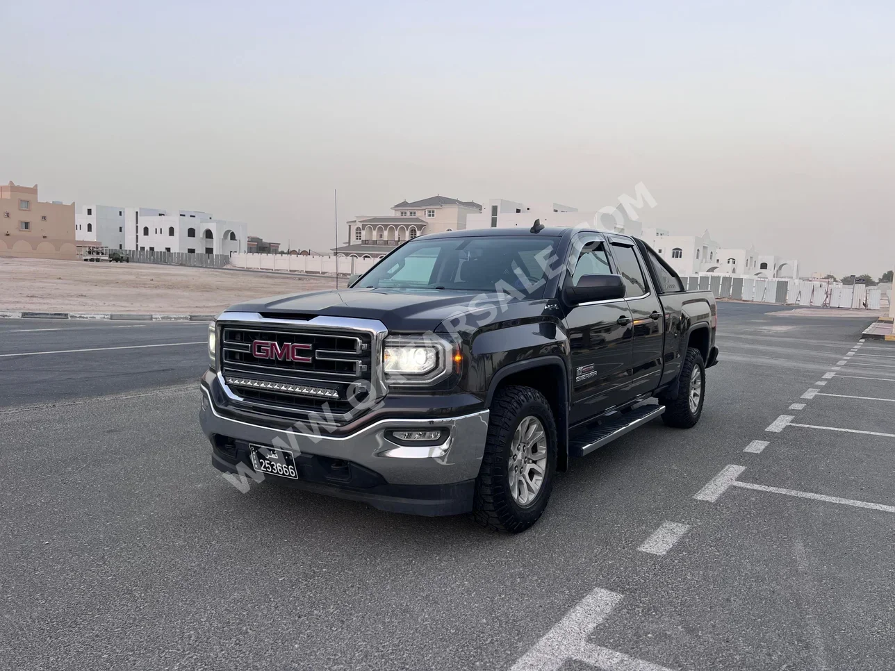  GMC  Sierra  1500  2016  Automatic  75,000 Km  8 Cylinder  Four Wheel Drive (4WD)  Pick Up  Black  With Warranty