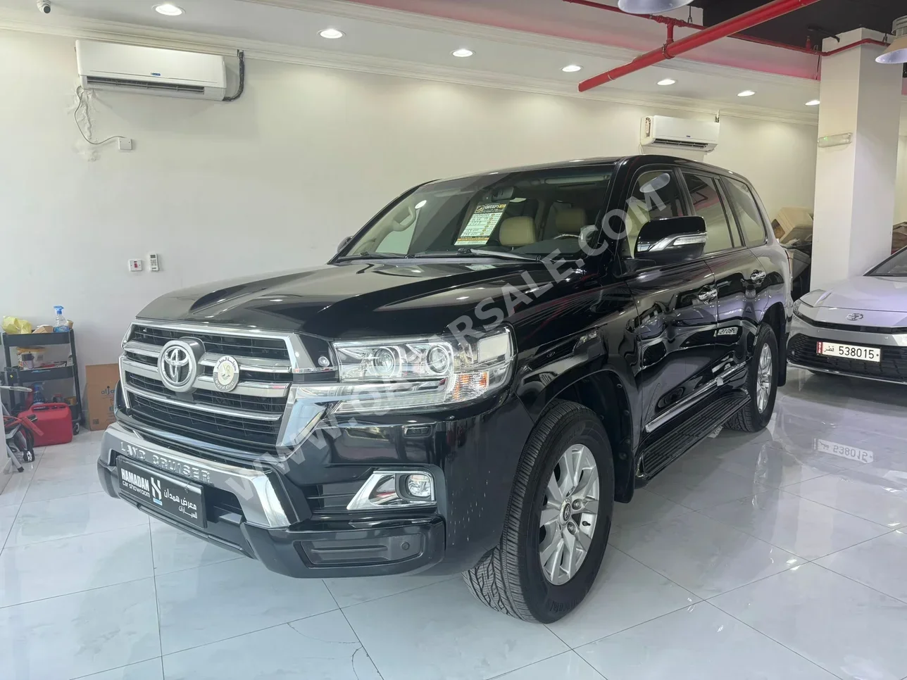 Toyota  Land Cruiser  GXR  2019  Automatic  165,000 Km  8 Cylinder  Four Wheel Drive (4WD)  SUV  Black