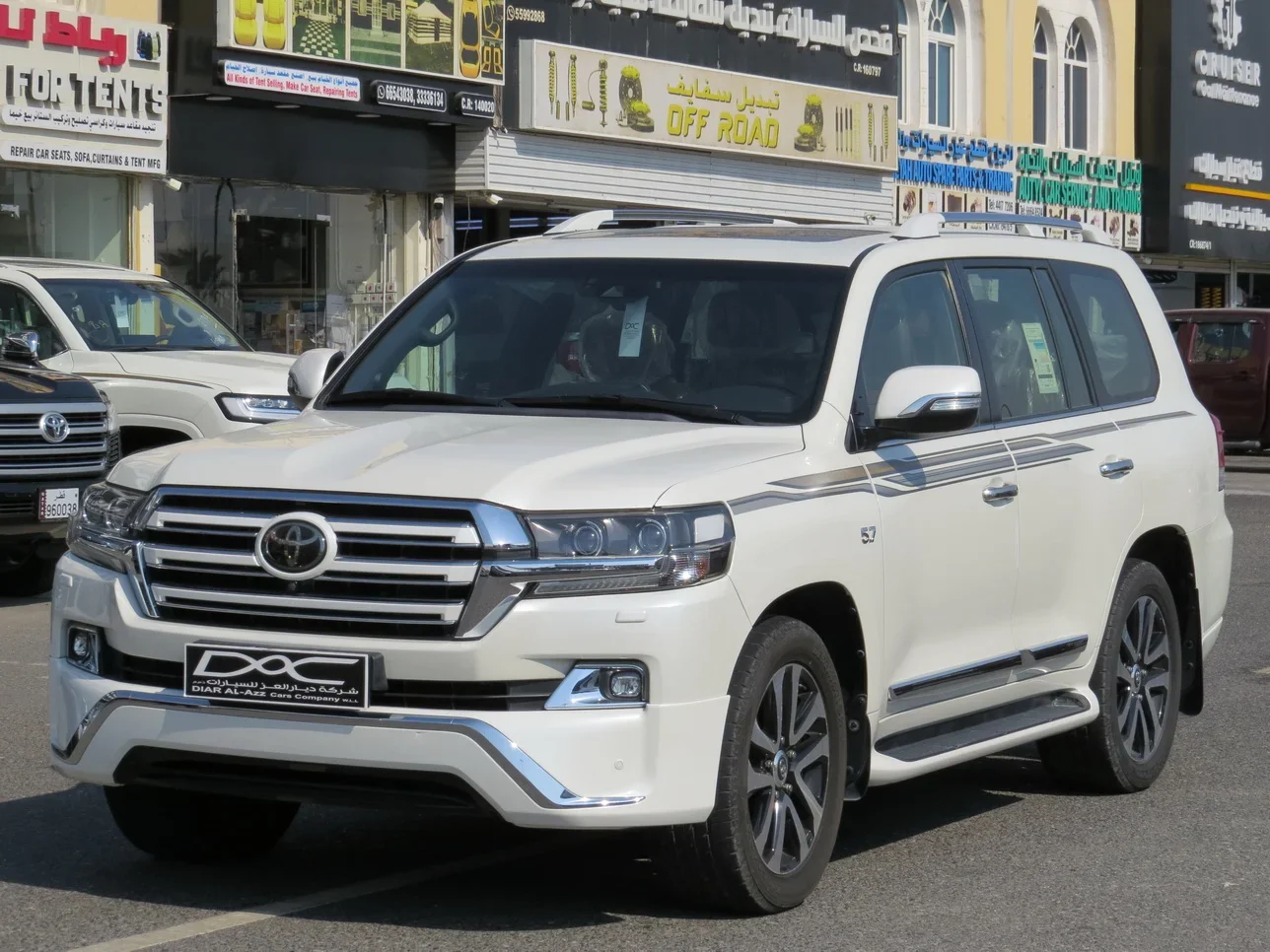 Toyota  Land Cruiser  VXS White Edition  2018  Automatic  125,000 Km  8 Cylinder  Four Wheel Drive (4WD)  SUV  White