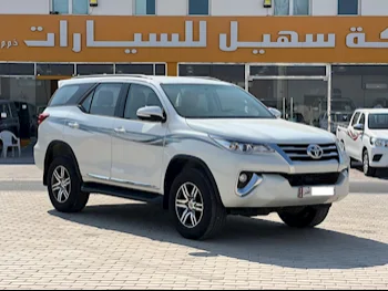 Toyota  Fortuner  2016  Automatic  143,000 Km  4 Cylinder  Four Wheel Drive (4WD)  SUV  White