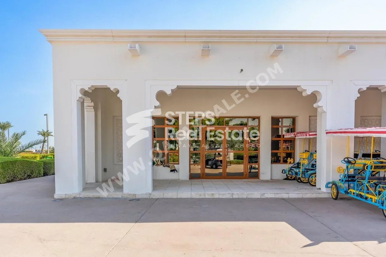 Commercial Shops - Not Furnished  - Doha  - Al Bidda