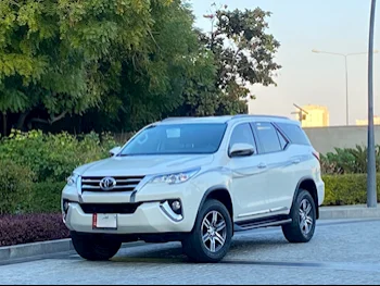 Toyota  Fortuner  2020  Automatic  89,000 Km  4 Cylinder  Four Wheel Drive (4WD)  SUV  White