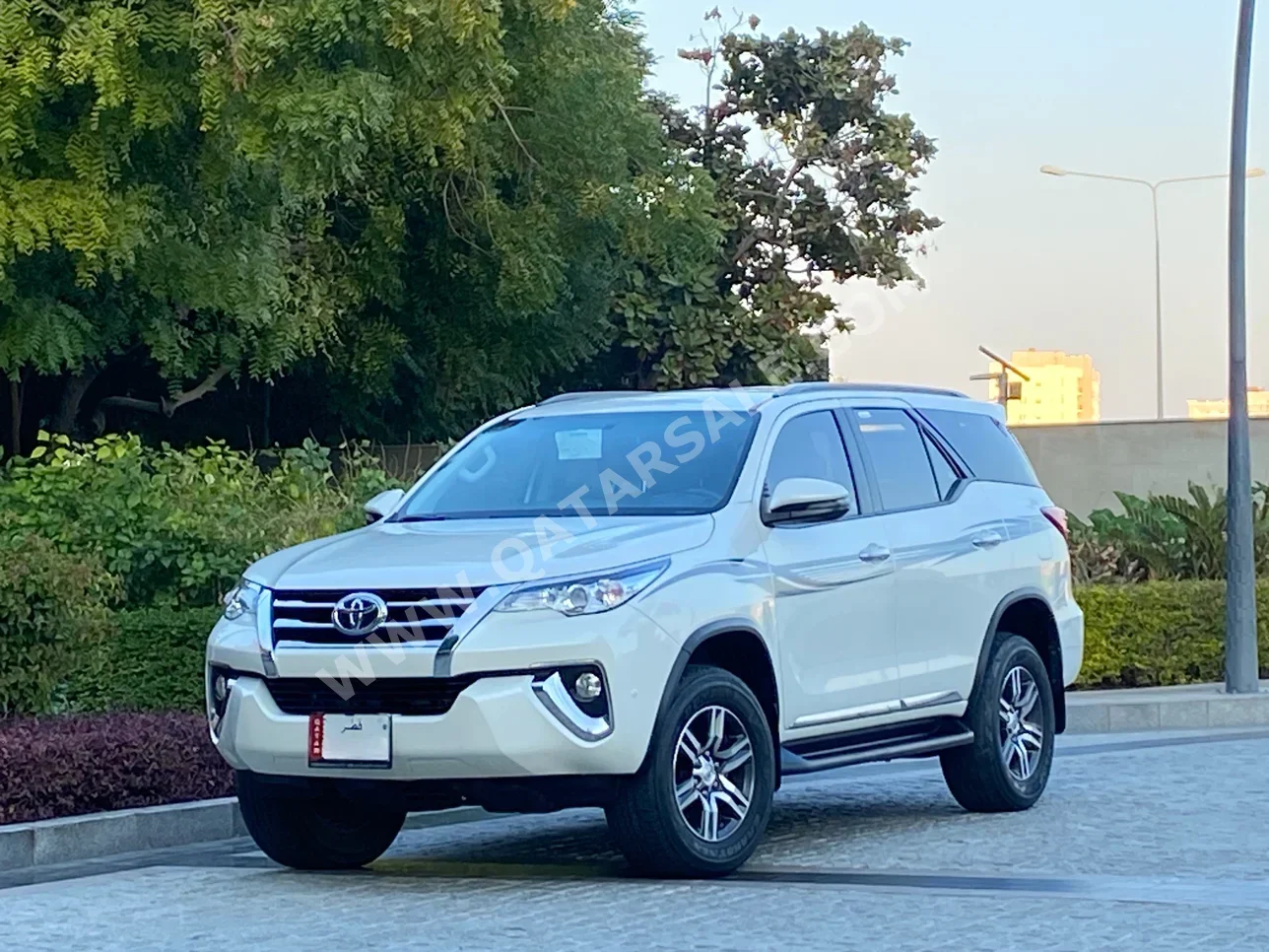 Toyota  Fortuner  2020  Automatic  89,000 Km  4 Cylinder  Four Wheel Drive (4WD)  SUV  White