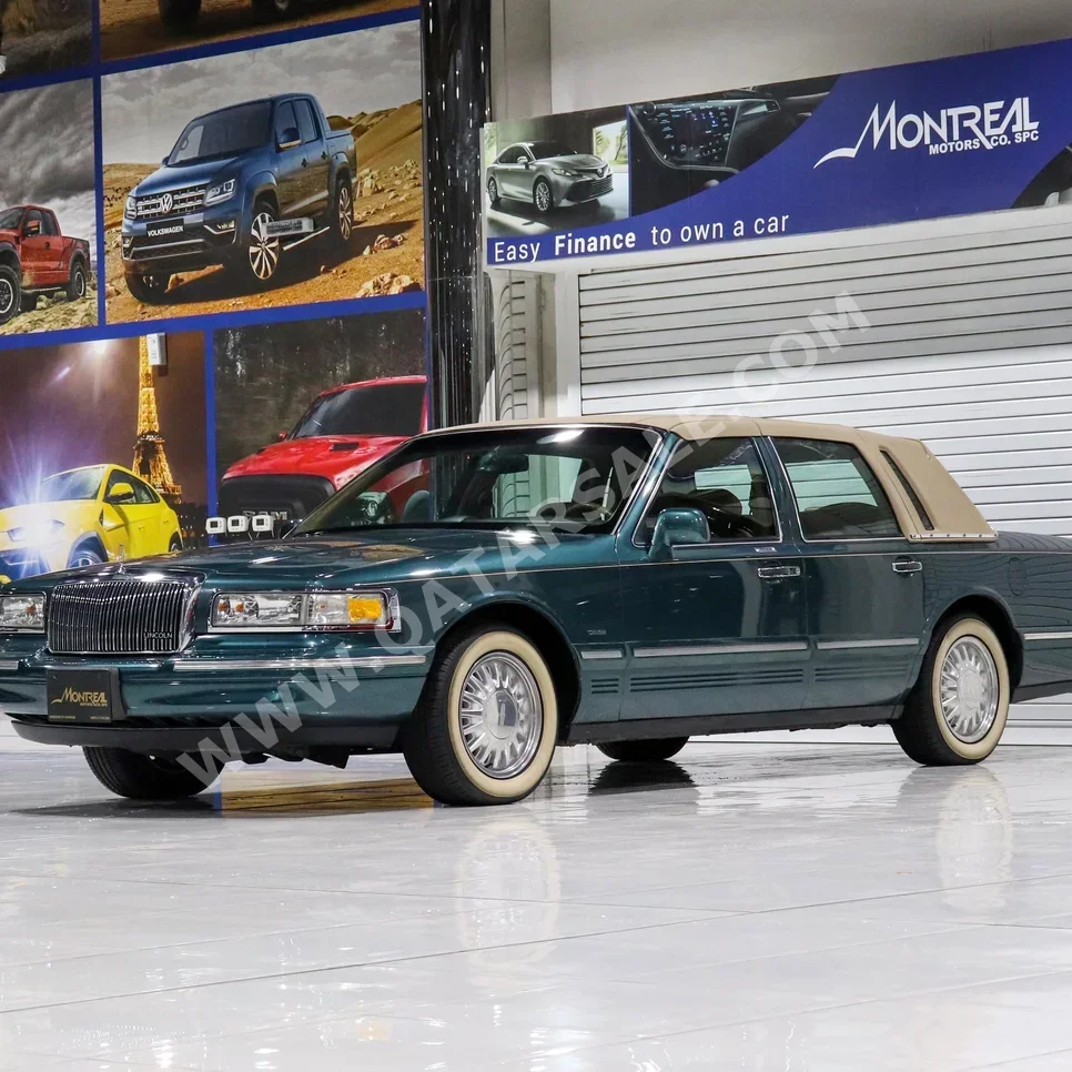 Lincoln  Town Car  1996  Automatic  62,000 Km  6 Cylinder  Four Wheel Drive (4WD)  Sedan  Green