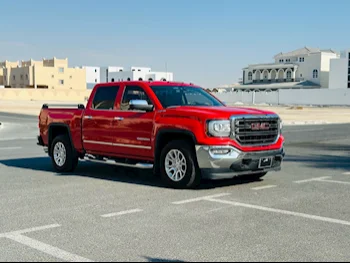 GMC  Sierra  2017  Automatic  135,000 Km  8 Cylinder  Four Wheel Drive (4WD)  Pick Up  Red