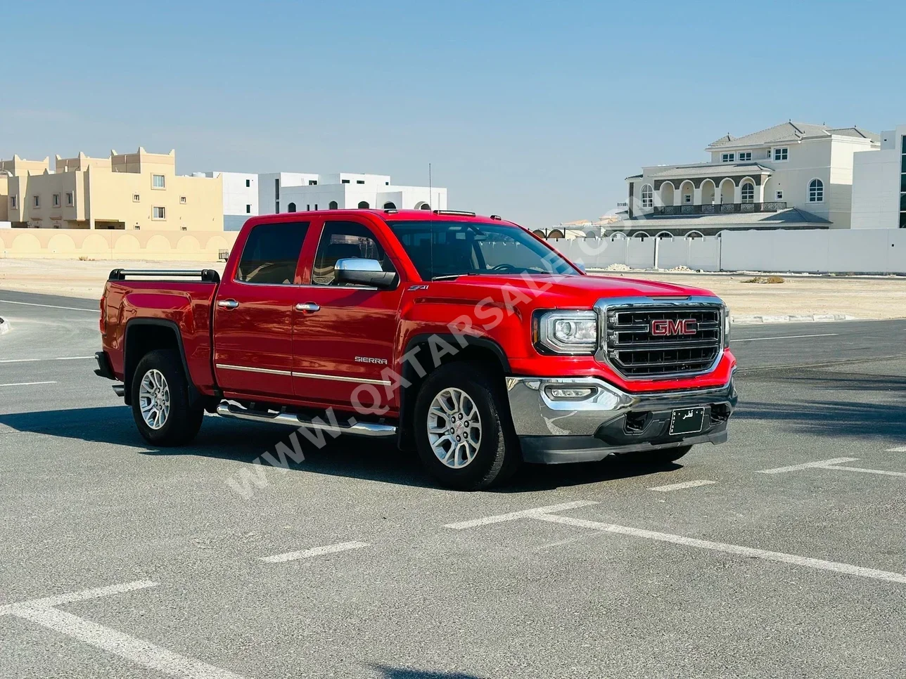 GMC  Sierra  2017  Automatic  135,000 Km  8 Cylinder  Four Wheel Drive (4WD)  Pick Up  Red