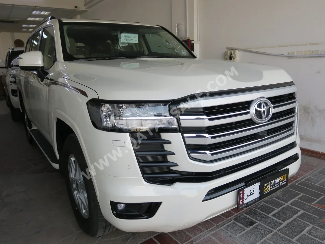 Toyota  Land Cruiser  GXR  2024  Automatic  0 Km  6 Cylinder  Four Wheel Drive (4WD)  SUV  White  With Warranty