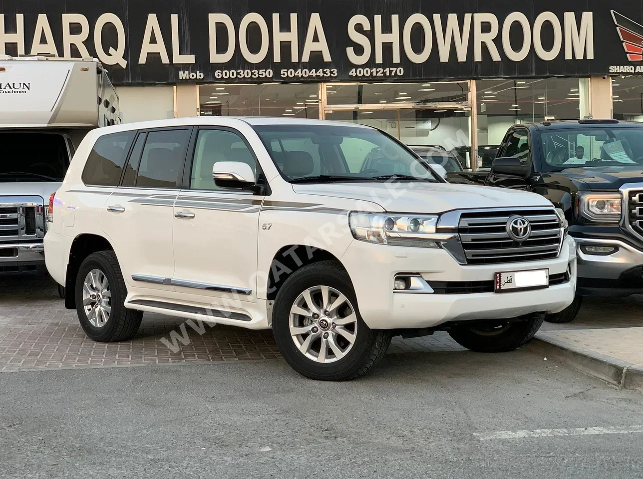 Toyota  Land Cruiser  VXR  2017  Automatic  245,000 Km  8 Cylinder  Four Wheel Drive (4WD)  SUV  White