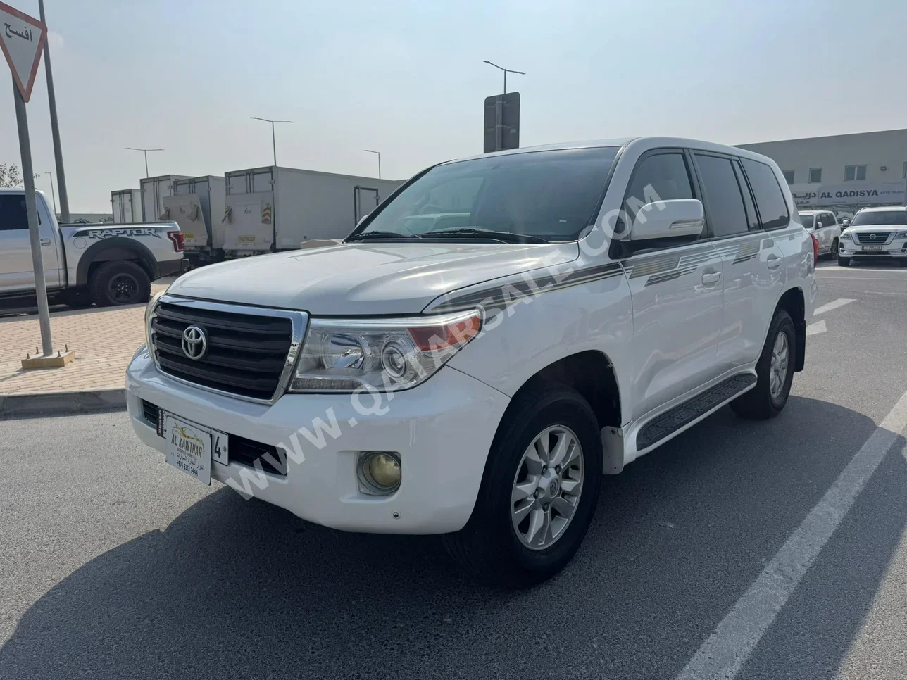 Toyota  Land Cruiser  GXR  2015  Automatic  333,000 Km  6 Cylinder  Four Wheel Drive (4WD)  SUV  White