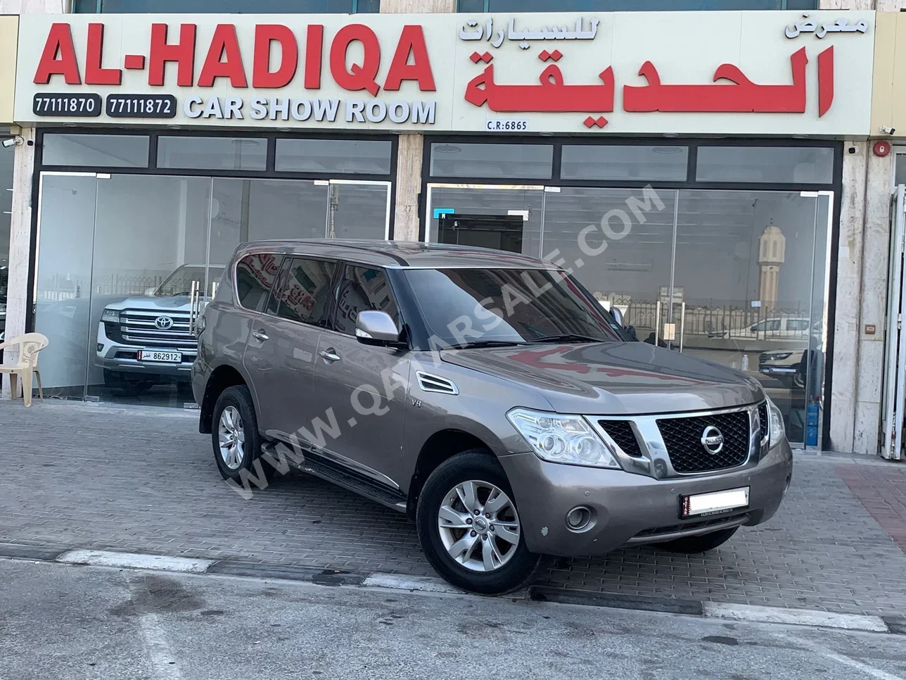 Nissan  Patrol  SE  2013  Automatic  299,000 Km  8 Cylinder  Four Wheel Drive (4WD)  SUV  Gray