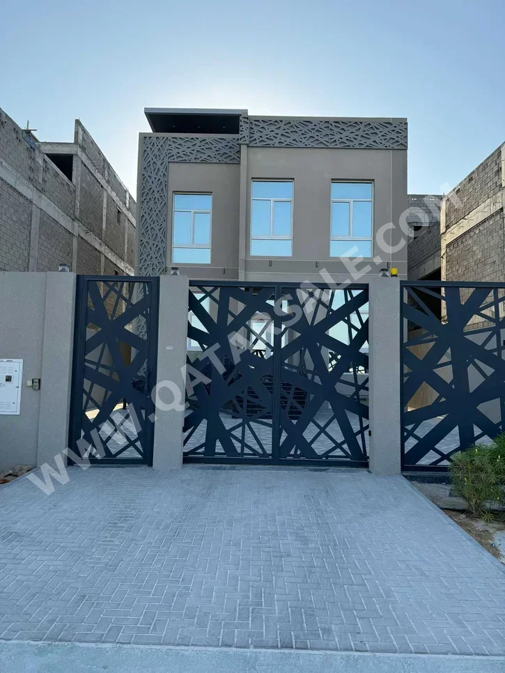 Service  - Not Furnished  - Umm Salal  - Jeryan Jenaihat  - 10 Bedrooms