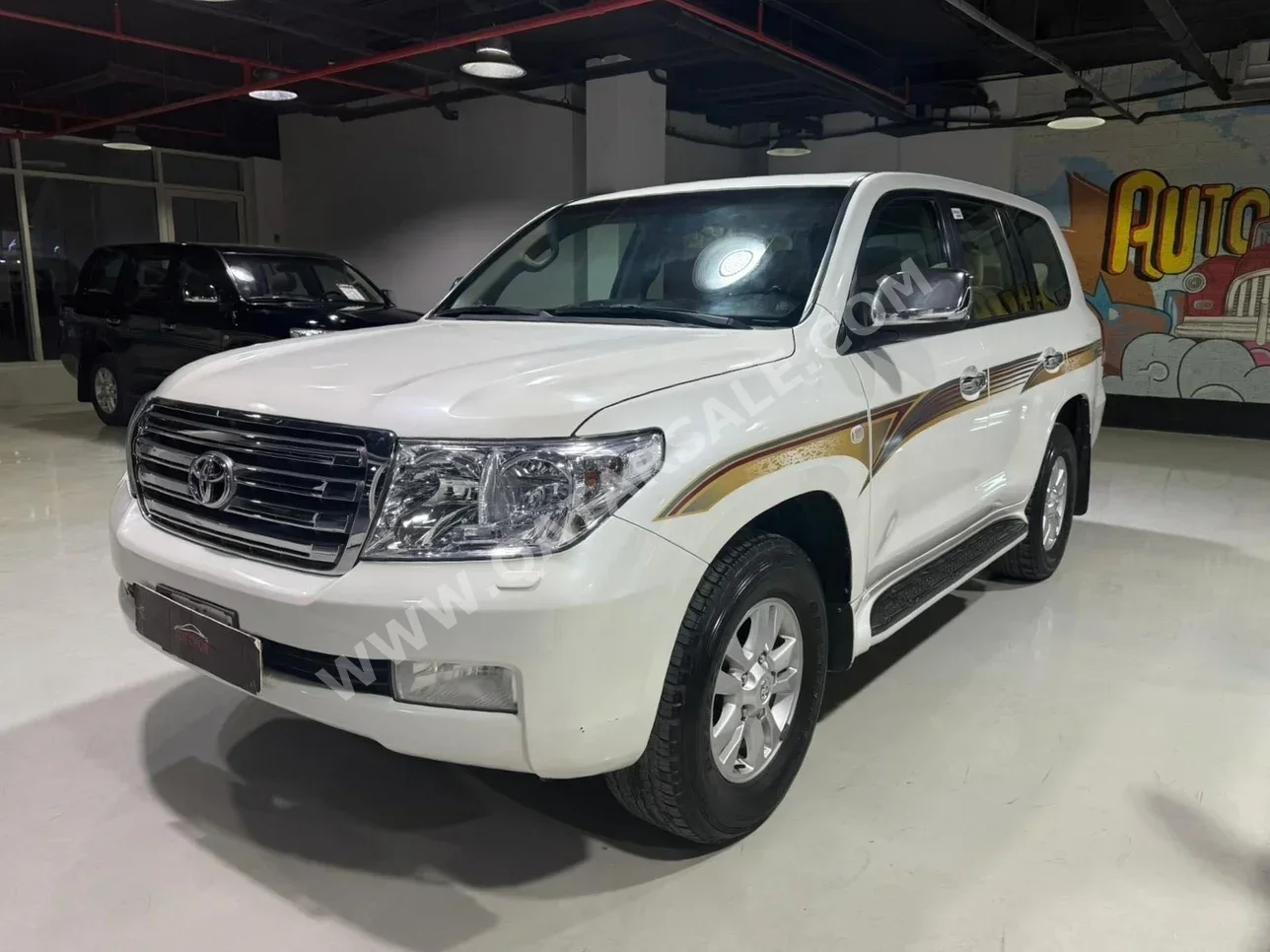 Toyota  Land Cruiser  GXR  2010  Automatic  282,000 Km  8 Cylinder  Four Wheel Drive (4WD)  SUV  White