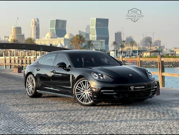 Porsche  Panamera  4  2018  Automatic  62,450 Km  8 Cylinder  Rear Wheel Drive (RWD)  Sedan  Black