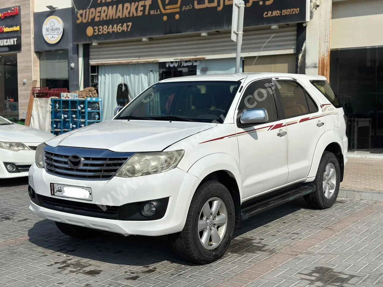 Toyota  Fortuner  SR5  2011  Automatic  353,000 Km  4 Cylinder  Four Wheel Drive (4WD)  SUV  White