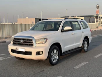 Toyota  Sequoia  2014  Automatic  388,000 Km  8 Cylinder  Four Wheel Drive (4WD)  SUV  White