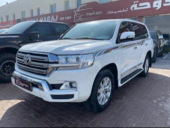 Toyota  Land Cruiser  GXR  2017  Automatic  192,000 Km  8 Cylinder  Four Wheel Drive (4WD)  SUV  White