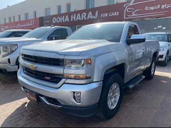 Chevrolet  Silverado  LT  2018  Automatic  34,000 Km  8 Cylinder  Four Wheel Drive (4WD)  Pick Up  Silver