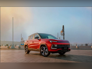 Jac  JS4 - Intelligent  4 Cylinder  SUV 2x4  Pearl  2025