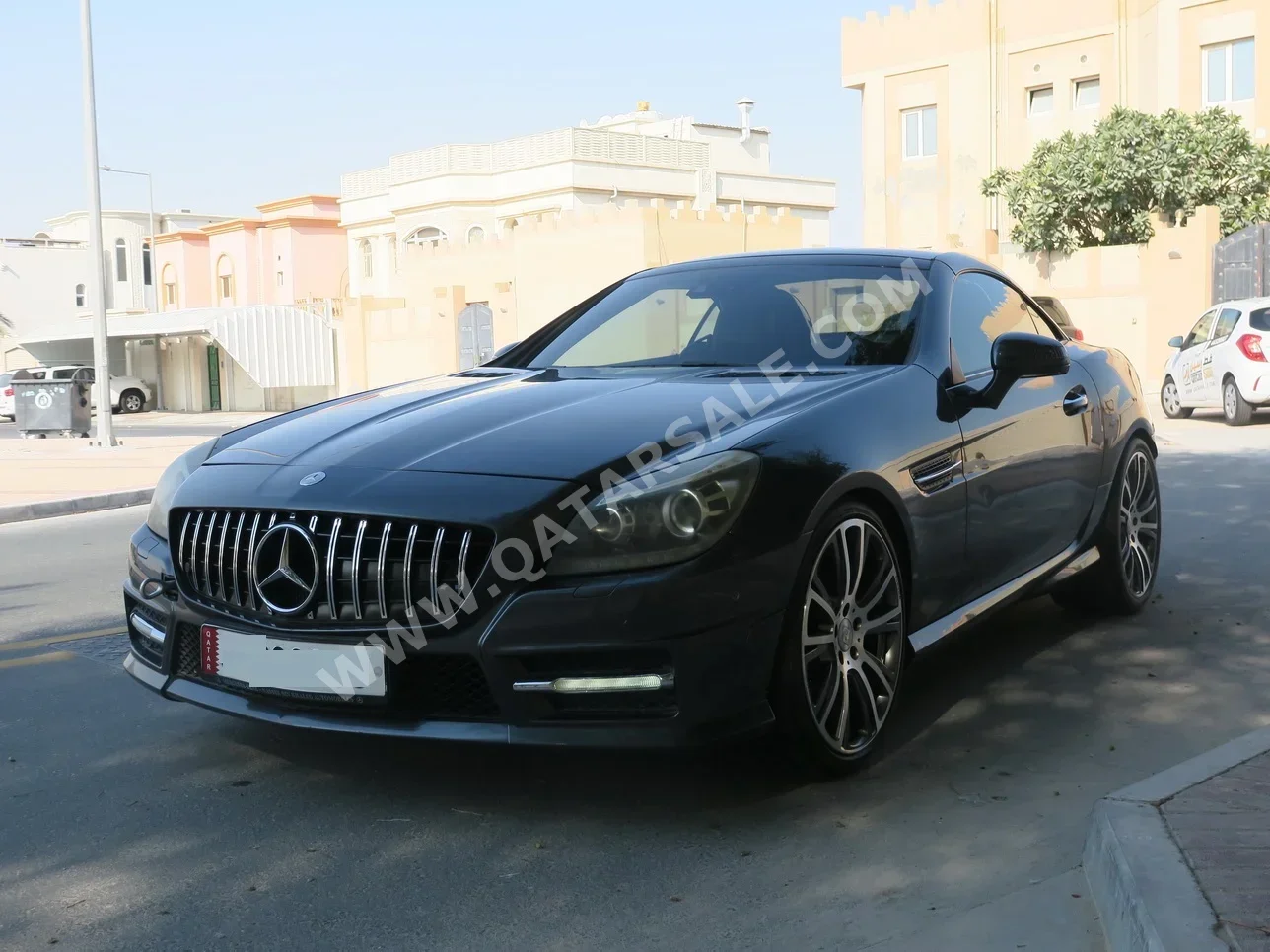 مرسيدس - بنز  اس ال كيه  350 AMG  2013  اوتوماتيك  129,000 كم  6 سلندر  دفع خلفي  هاتشباك  رمادي