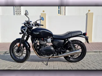 Triumph  Speed twin 900 -  2017 - Color Black