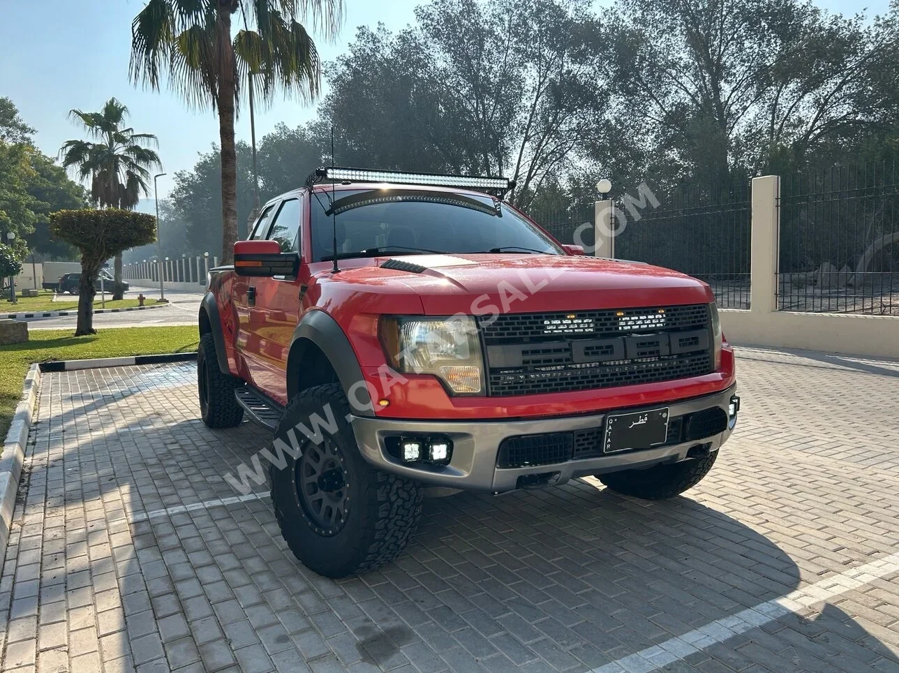 Ford  Raptor  SVT  2010  Automatic  165,000 Km  8 Cylinder  Four Wheel Drive (4WD)  Pick Up  Red