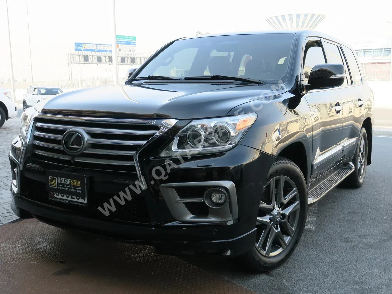 Lexus  LX  570  2015  Automatic  142,000 Km  8 Cylinder  Four Wheel Drive (4WD)  SUV  Black