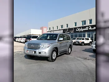 Toyota  Land Cruiser  VXR  2010  Automatic  417,000 Km  8 Cylinder  Four Wheel Drive (4WD)  SUV  Silver