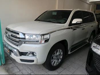 Toyota  Land Cruiser  GXR  2018  Automatic  47,000 Km  8 Cylinder  Four Wheel Drive (4WD)  SUV  White