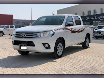 Toyota  Hilux  2022  Automatic  74,000 Km  4 Cylinder  Four Wheel Drive (4WD)  Pick Up  White