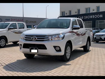 Toyota  Hilux  2022  Automatic  78,000 Km  4 Cylinder  Rear Wheel Drive (RWD)  Pick Up  White