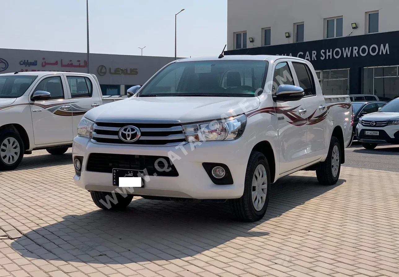 Toyota  Hilux  2022  Automatic  78,000 Km  4 Cylinder  Rear Wheel Drive (RWD)  Pick Up  White