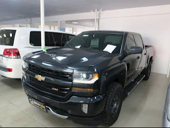 Chevrolet  Silverado  2018  Automatic  185,000 Km  8 Cylinder  Four Wheel Drive (4WD)  Pick Up  Gray