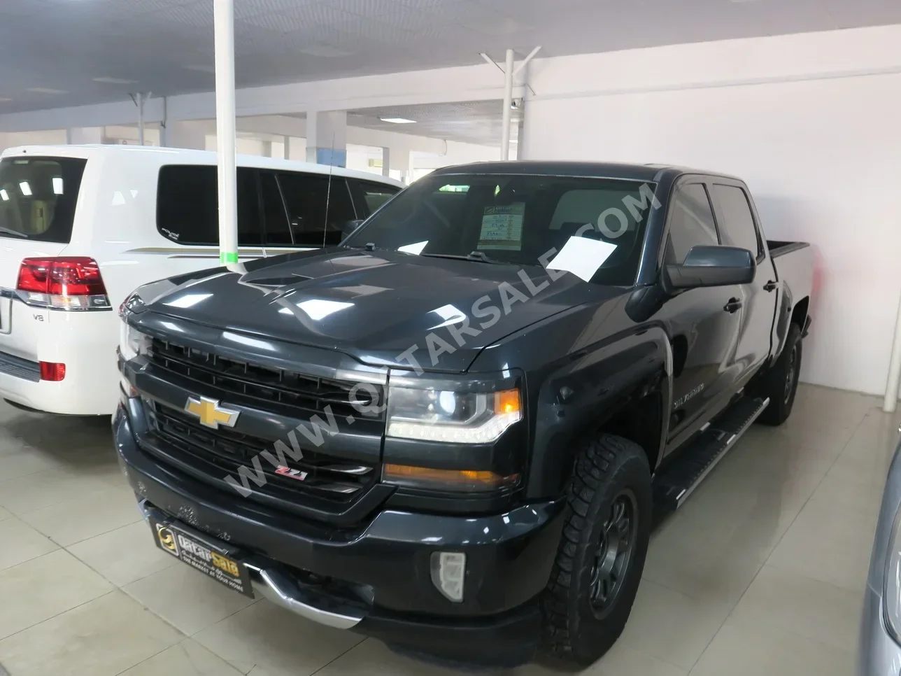 Chevrolet  Silverado  2018  Automatic  185,000 Km  8 Cylinder  Four Wheel Drive (4WD)  Pick Up  Gray