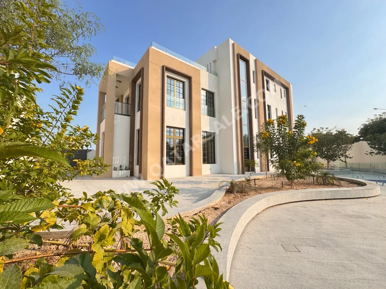 Family Residential  - Semi Furnished  - Doha  - Al Dafna  - 10 Bedrooms