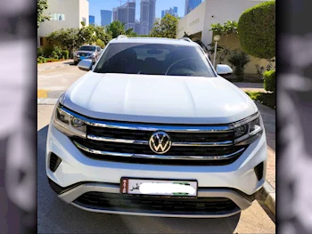 Volkswagen  Teramont  Comfortline  2022  Automatic  50,000 Km  6 Cylinder  All Wheel Drive (AWD)  SUV  White