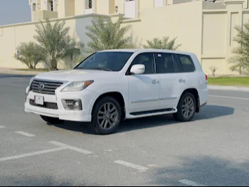 Lexus  LX  570  2015  Automatic  321,000 Km  8 Cylinder  Four Wheel Drive (4WD)  SUV  White