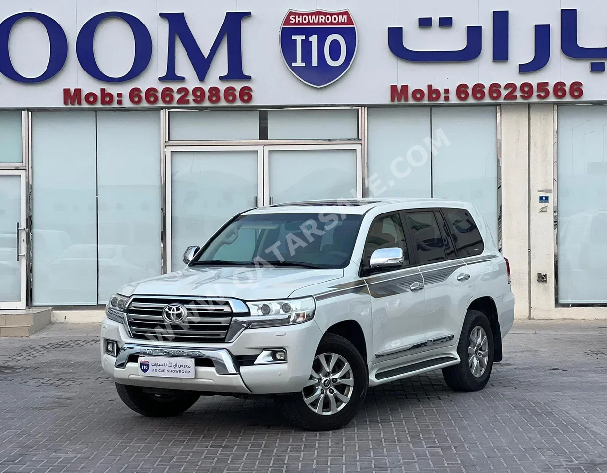 Toyota  Land Cruiser  GXR  2016  Automatic  280,000 Km  8 Cylinder  Four Wheel Drive (4WD)  SUV  White