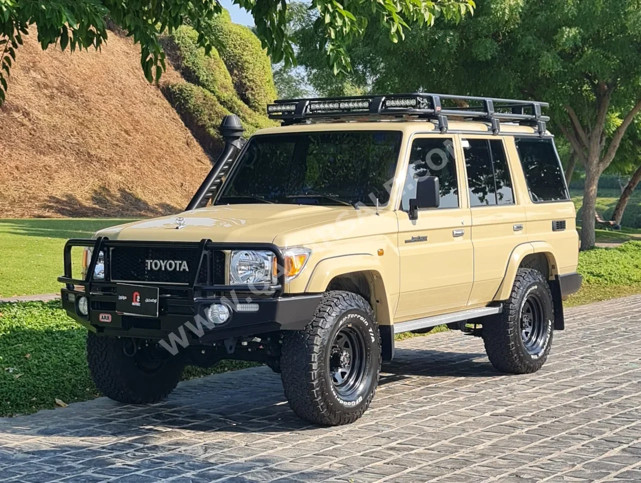 Toyota  Land Cruiser  Hard Top  2019  Manual  7,000 Km  6 Cylinder  Four Wheel Drive (4WD)  SUV  Beige