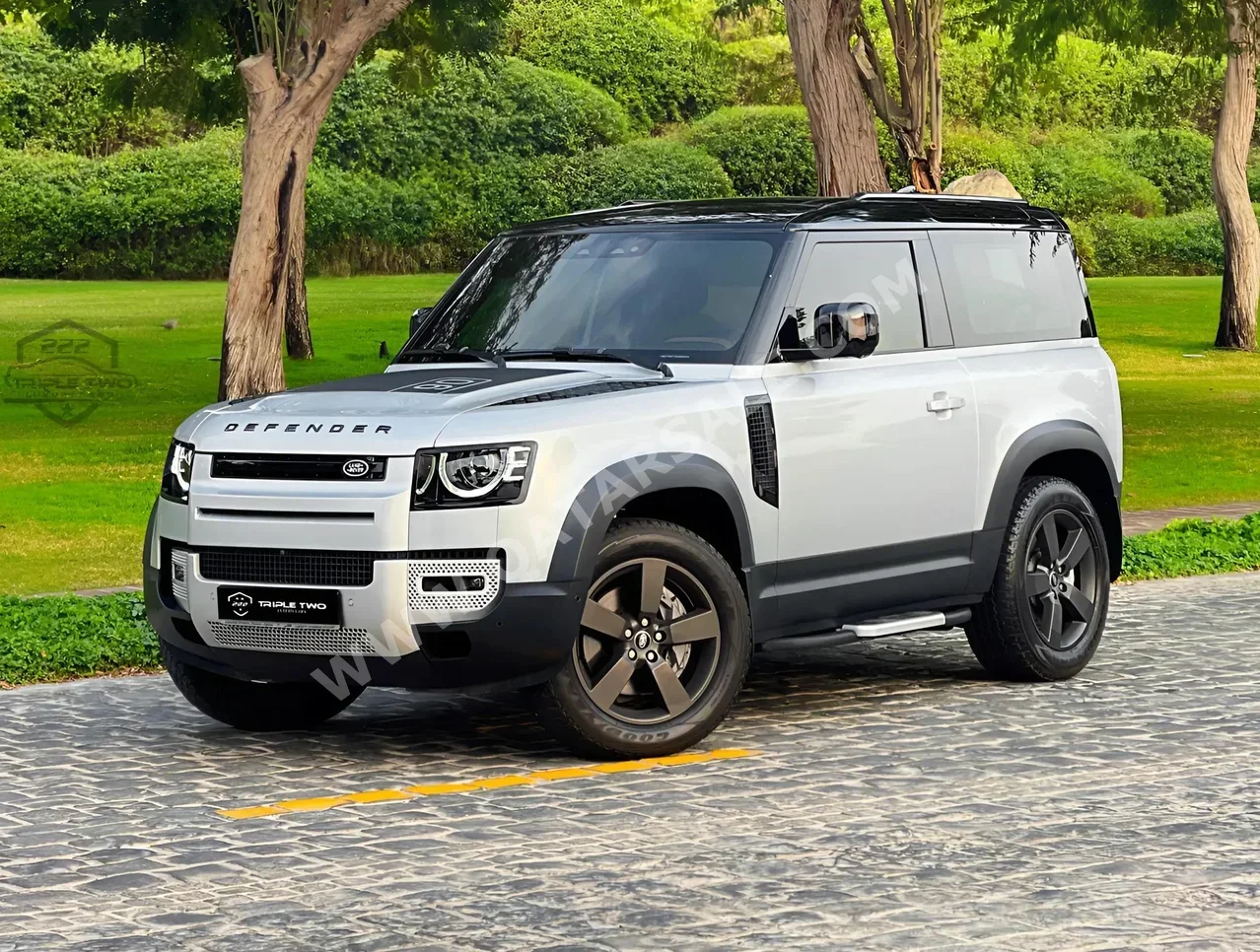 Land Rover  Defender  90 HSE  2023  Automatic  41,000 Km  6 Cylinder  Four Wheel Drive (4WD)  SUV  White  With Warranty