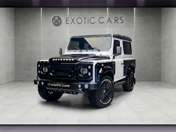 Land Rover  Defender  110 Kahn  2016  Manual  17,000 Km  6 Cylinder  Four Wheel Drive (4WD)  SUV  Black