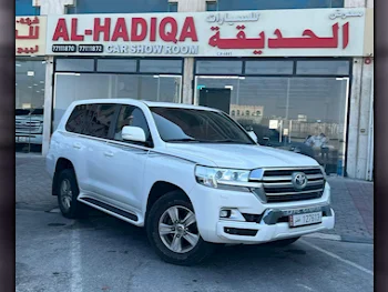 Toyota  Land Cruiser  GXR  2019  Automatic  360,000 Km  6 Cylinder  Four Wheel Drive (4WD)  SUV  White